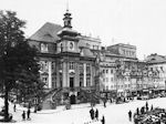 Strona pnocna Rynku z Ratuszem - zdjcie z okresu 1920 - 1939